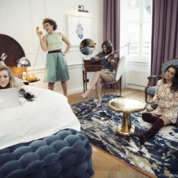 live DJ- act vrouwen