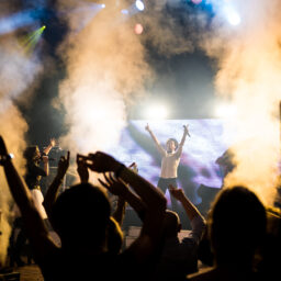 We want more band boeken- feestband boeken