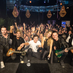 We want more band boeken- feestband boeken