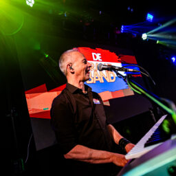 Oranjeband boeken- Ernest Hartingsveldt