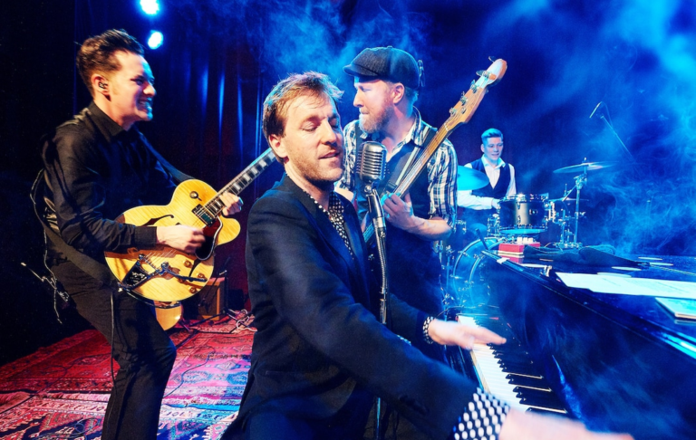 Them Lewis Boys boeken- coverband-pianoband