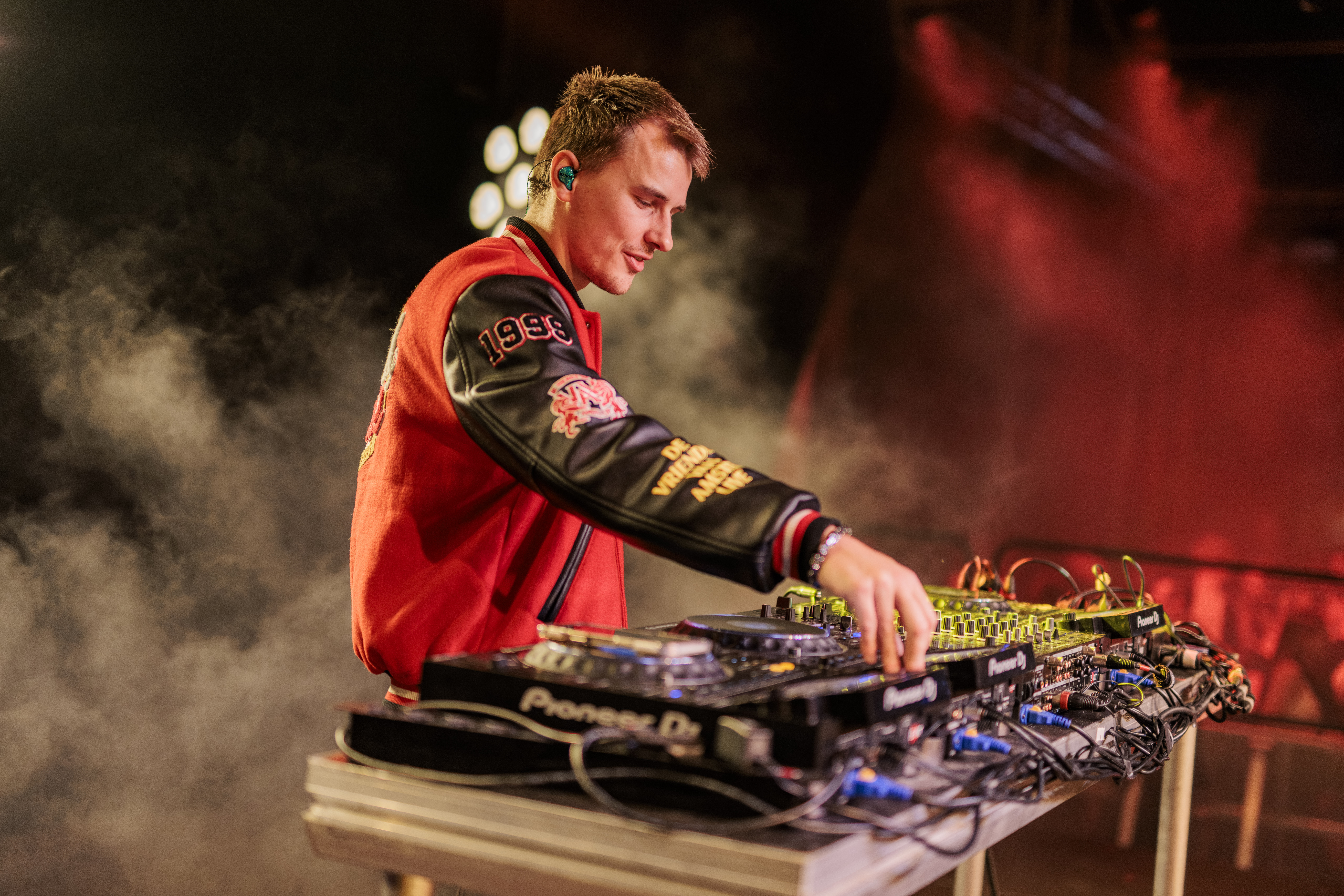 DJTHYS - dj overijssel-ervarendj-goedkopedj