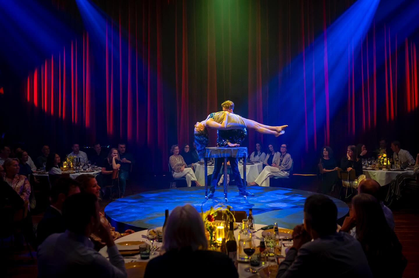 Dinnershow organiseren, bedrijfsfeest organiseren, dinnershow inspiratie