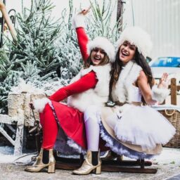 Kerstmeisjes, kerstborrel, kerstfeest, kerstact